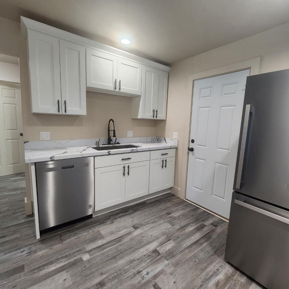 112 Arvon Ave - Photo 5 of 20