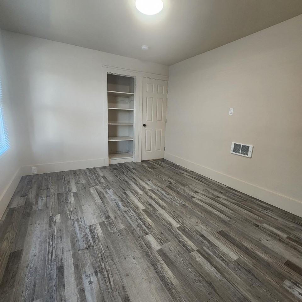 112 Arvon Ave - Photo 7 of 20