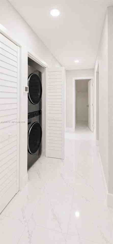 5735 Hayes St - Photo 7 of 13