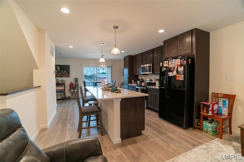 5004 Daggett Ave - Photo 5 of 30