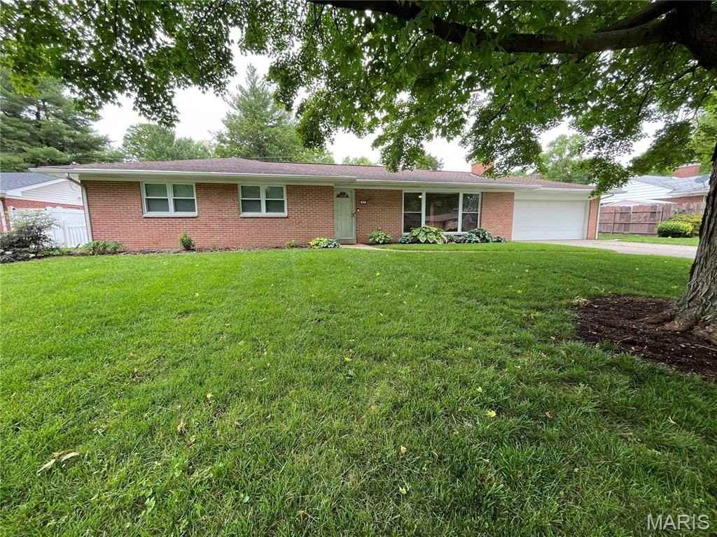 47 Carnation Dr - Photo 3 of 24