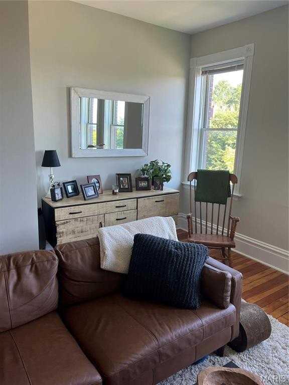 1806 Allen Ave - Photo 4 of 14
