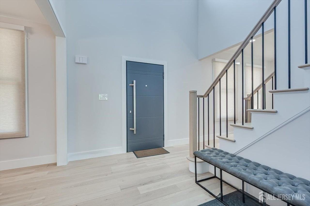 145 Center St - Photo 5 of 50