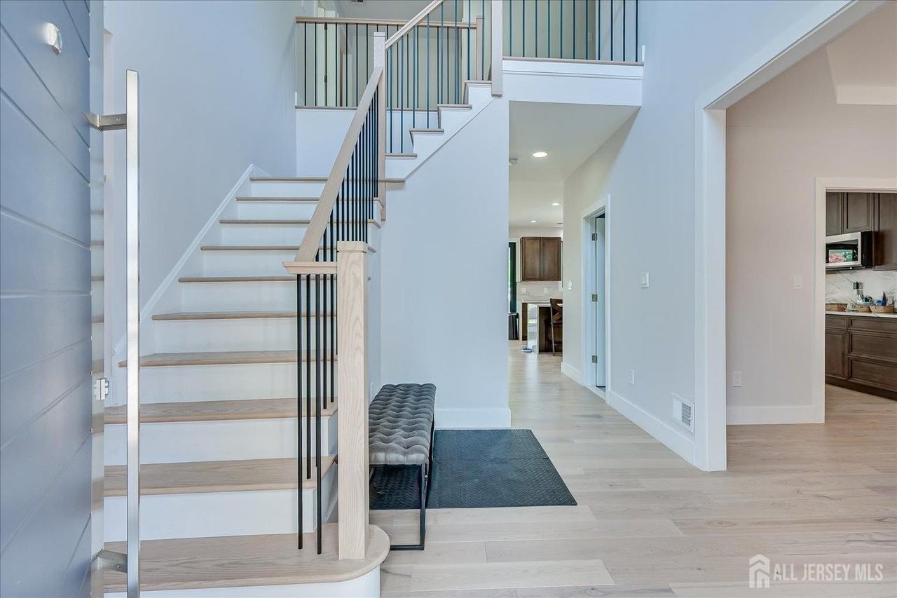 145 Center St - Photo 6 of 50