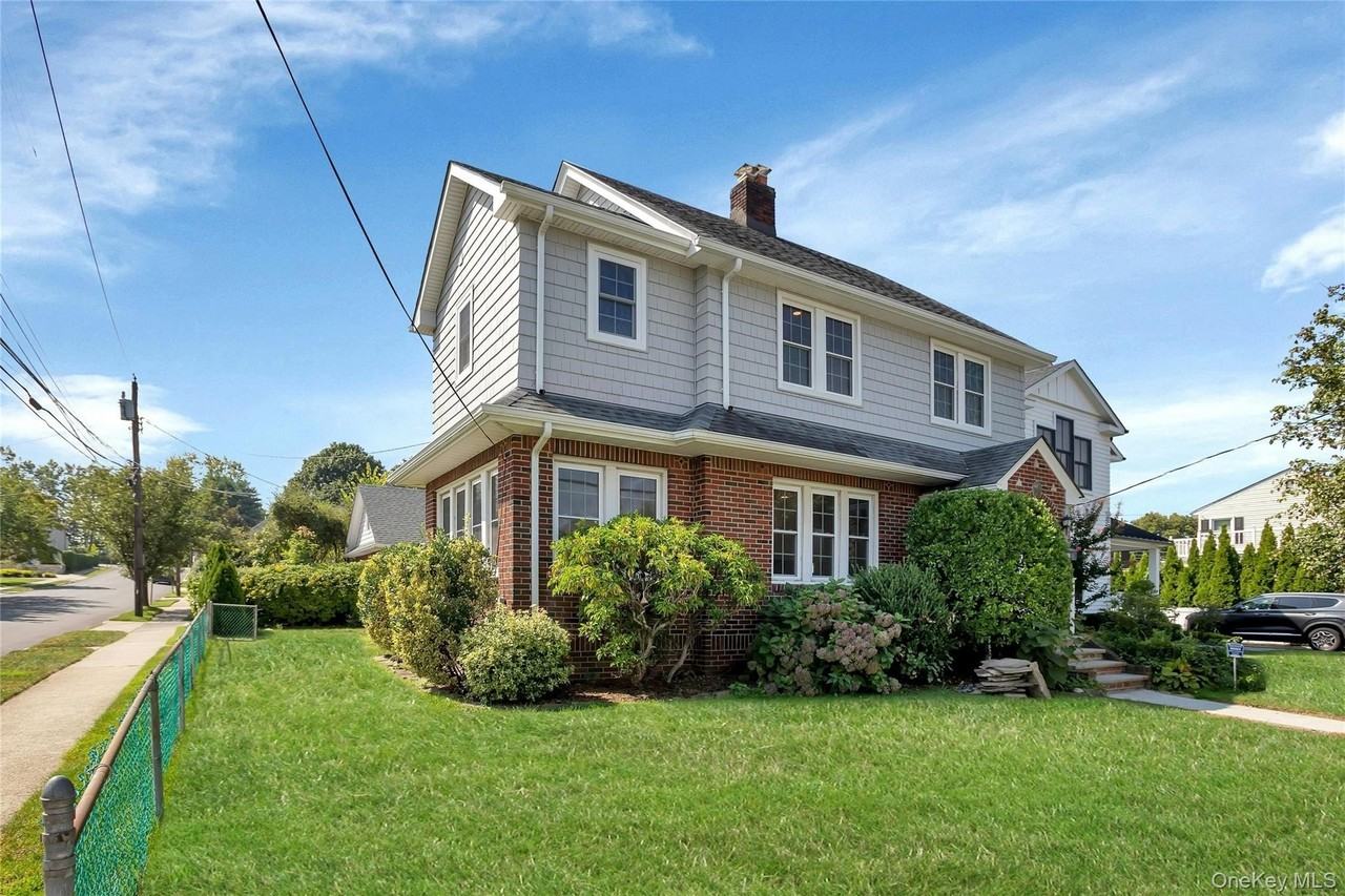 92 Hillside Ave - Photo 2 of 26