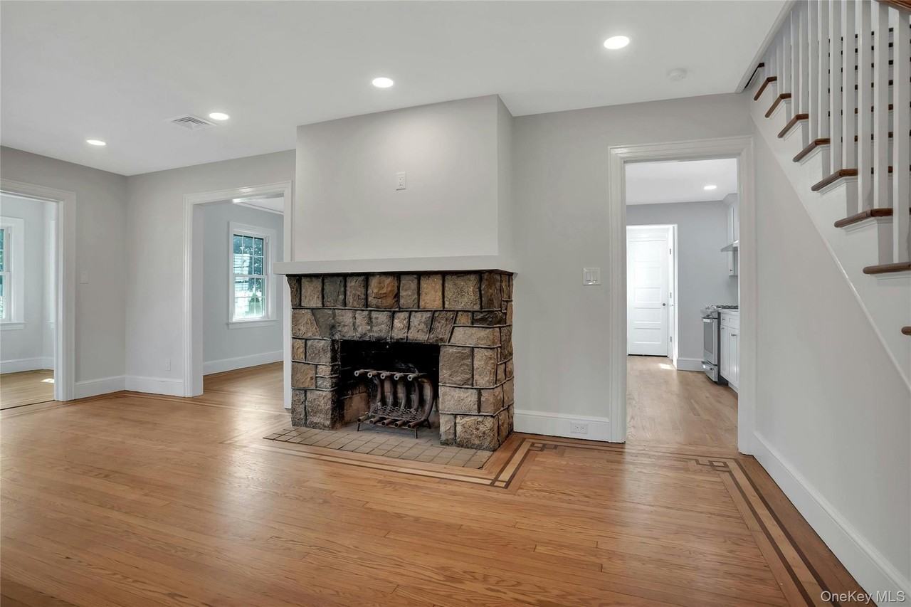 92 Hillside Ave - Photo 3 of 26