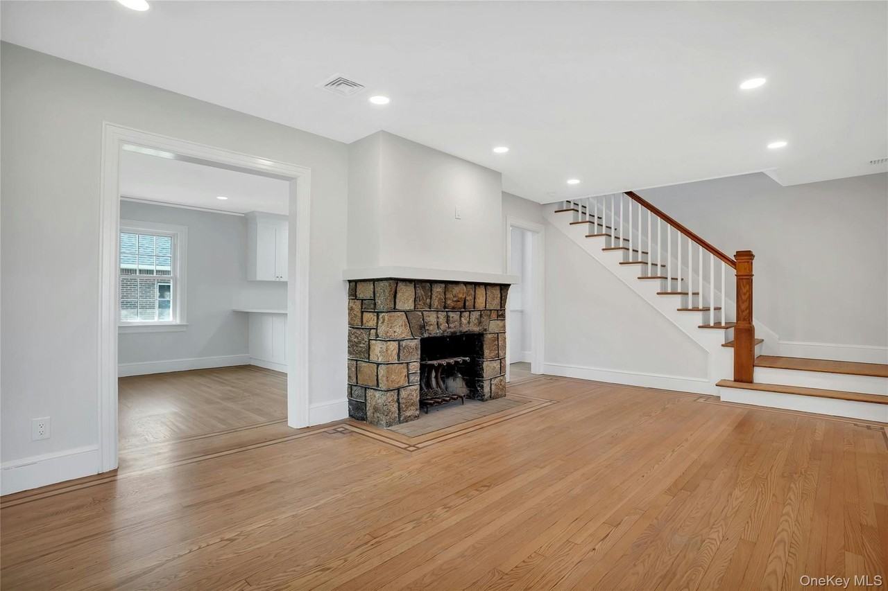 92 Hillside Ave - Photo 4 of 26