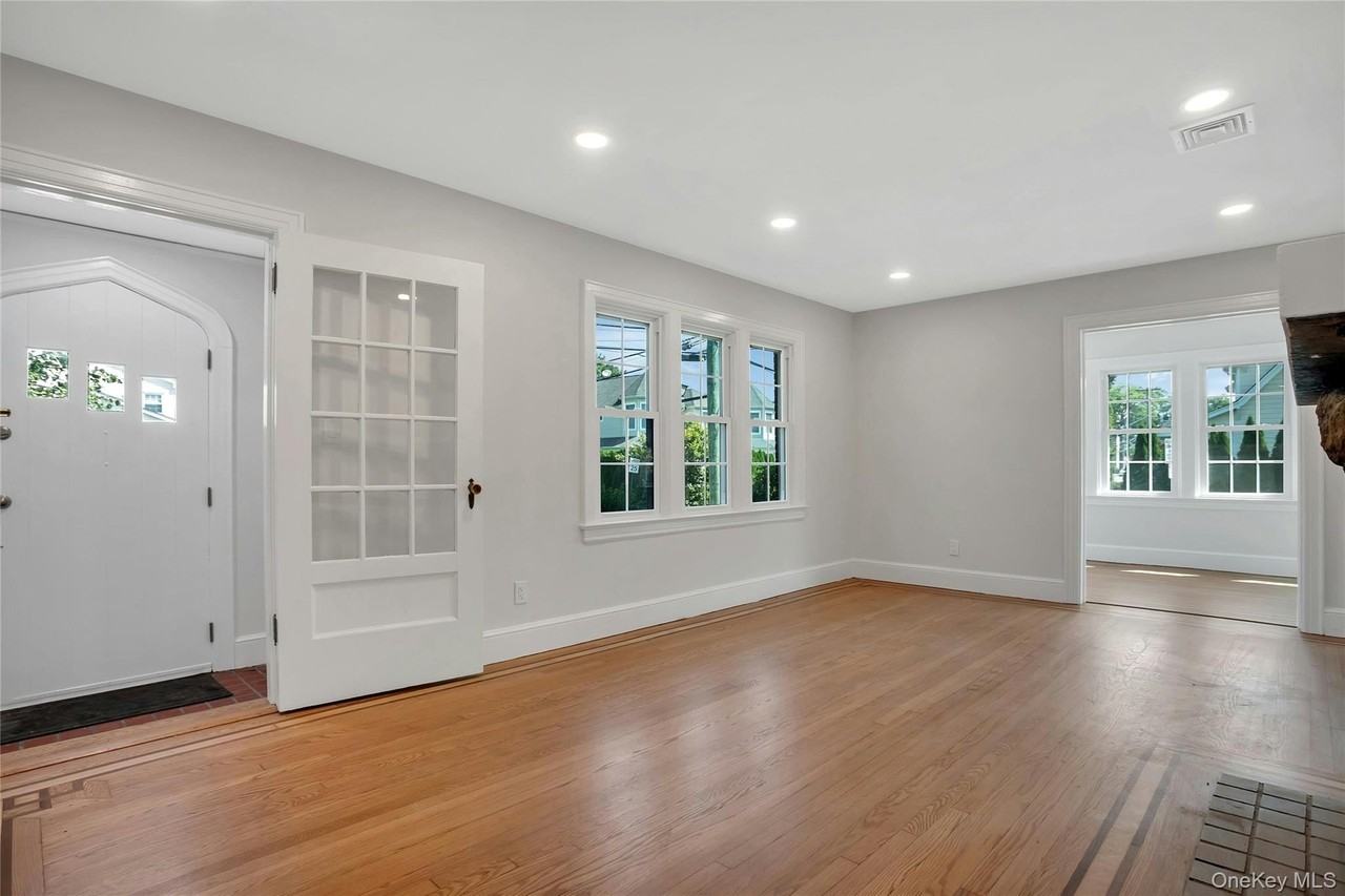 92 Hillside Ave - Photo 5 of 26