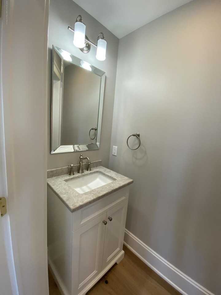 410 Lake Ave - Photo 7 of 24