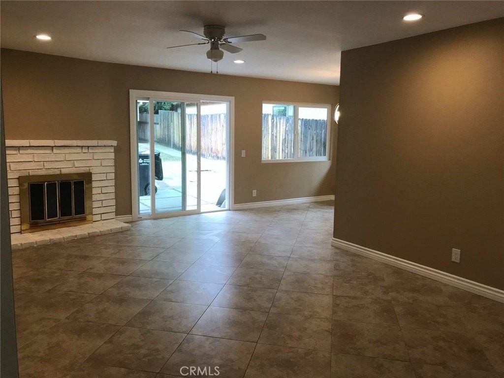 511 Mariposa Ave - Photo 4 of 19