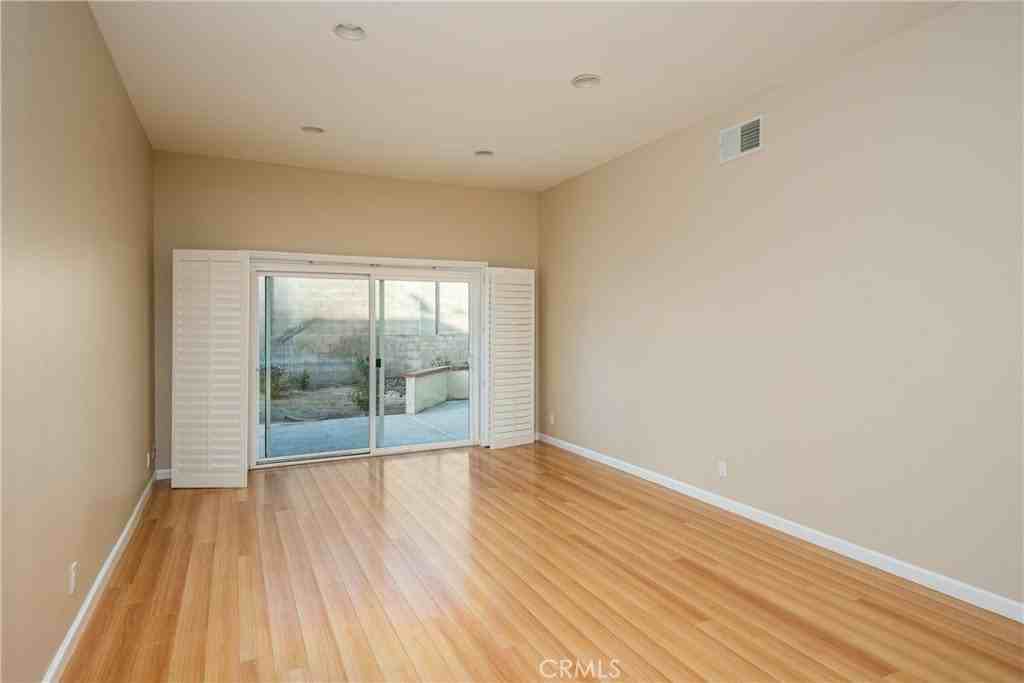 56 Plymouth - Photo 4 of 21