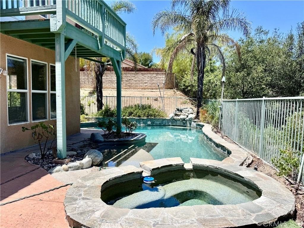 28463 Cascade Rd - Photo 3 of 16
