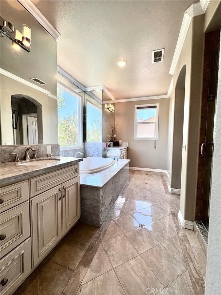 28463 Cascade Rd - Photo 7 of 16