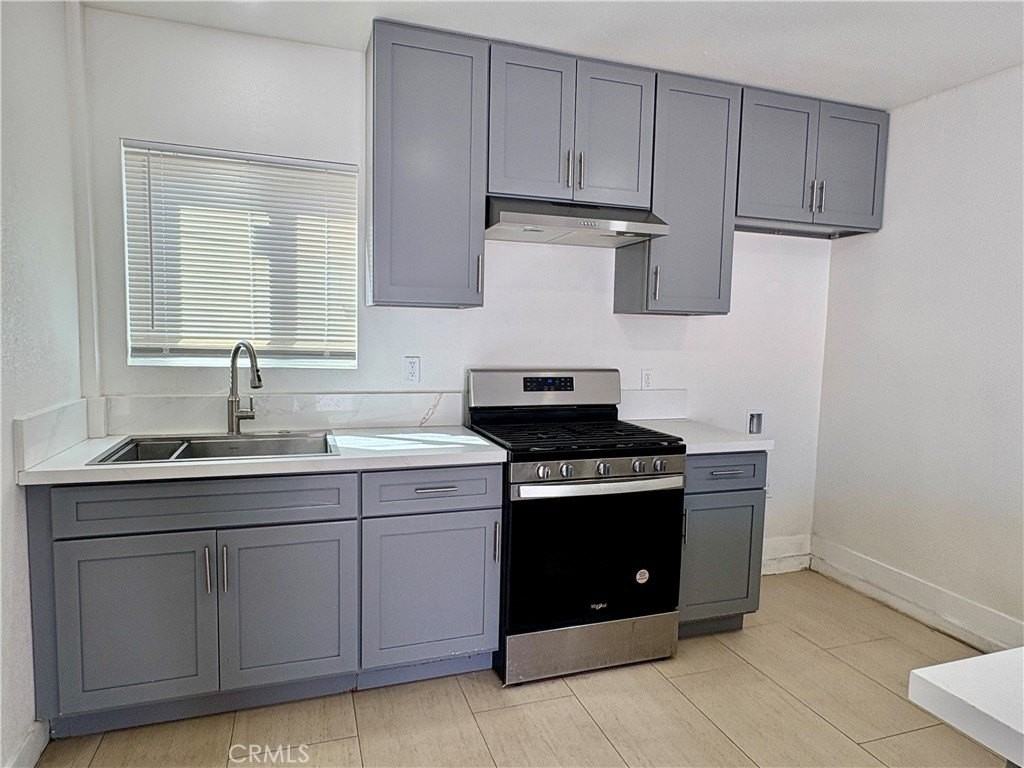 296 N Allen St - Photo 2 of 32