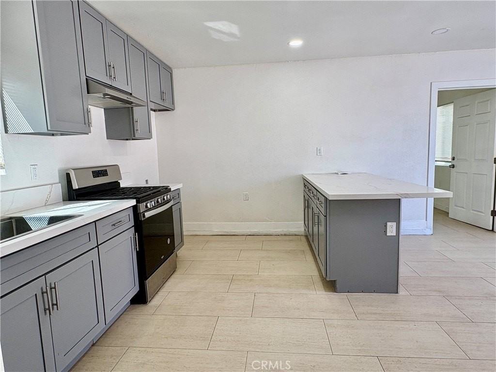 296 N Allen St - Photo 4 of 32