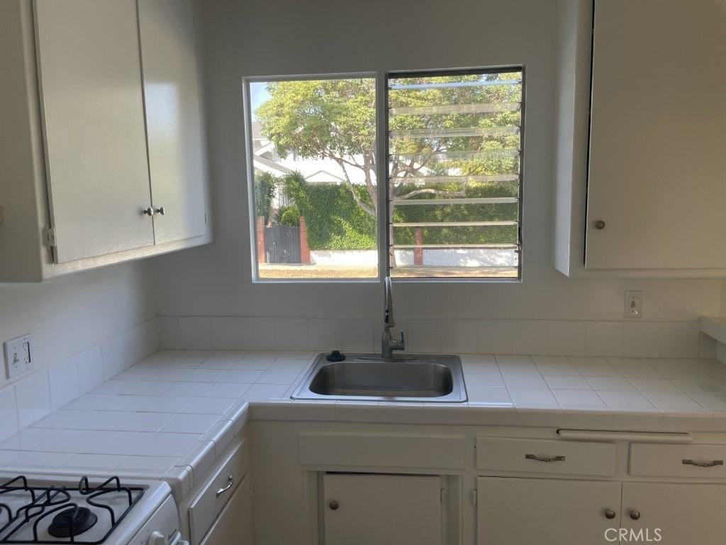 630 San Vicente Blvd #B - Photo 7 of 23