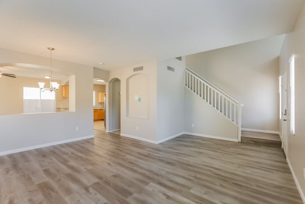 7218 S 39th Dr - Photo 4 of 17
