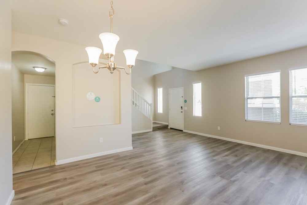 7218 S 39th Dr - Photo 7 of 17