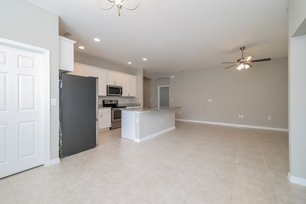 1392 Merion Dr - Photo 4 of 16