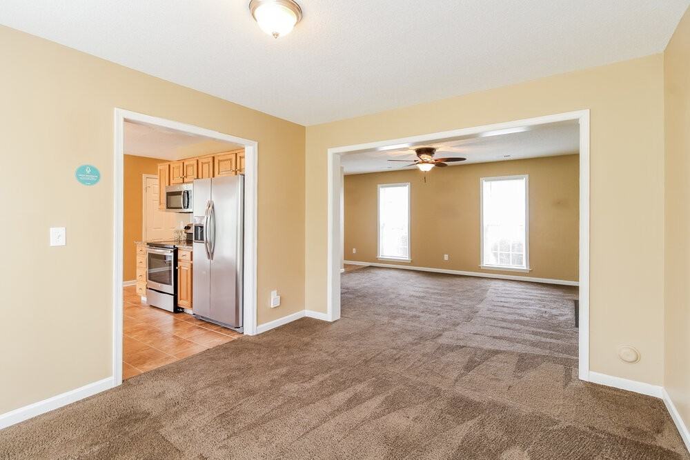 2424 Glen Laurel Dr - Photo 5 of 17