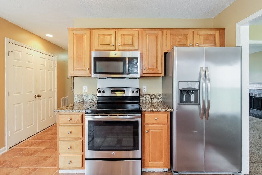 2424 Glen Laurel Dr - Photo 7 of 17