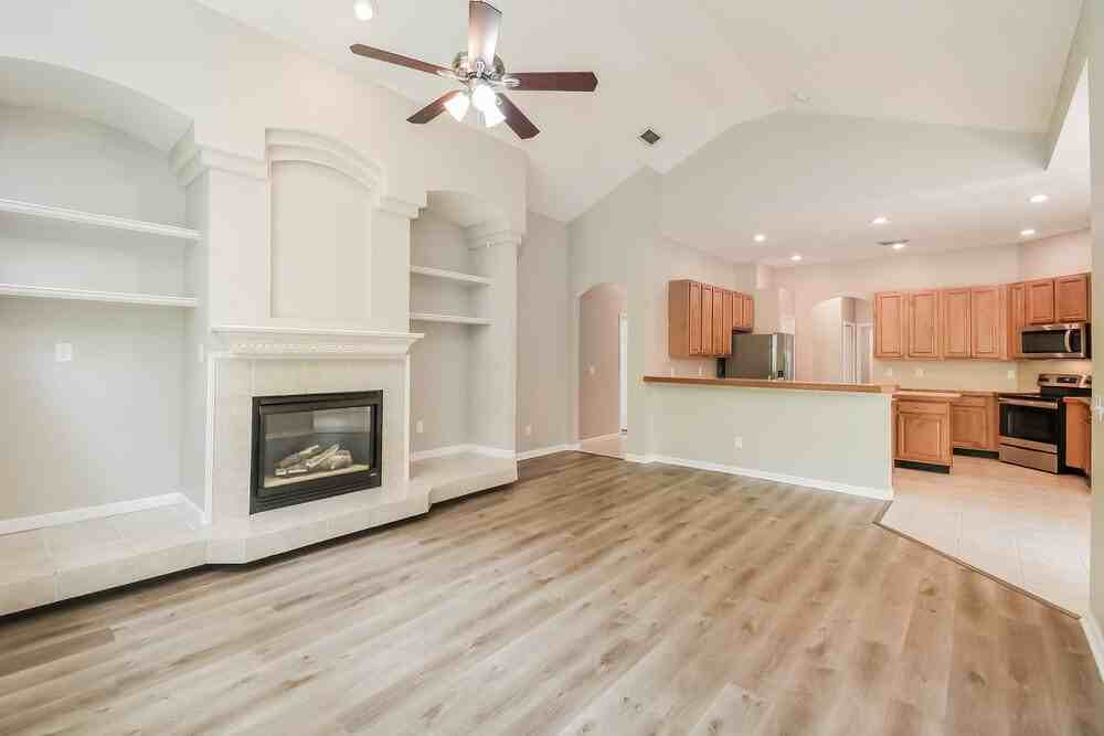 7915 Timberlin Park Blvd - Photo 5 of 16