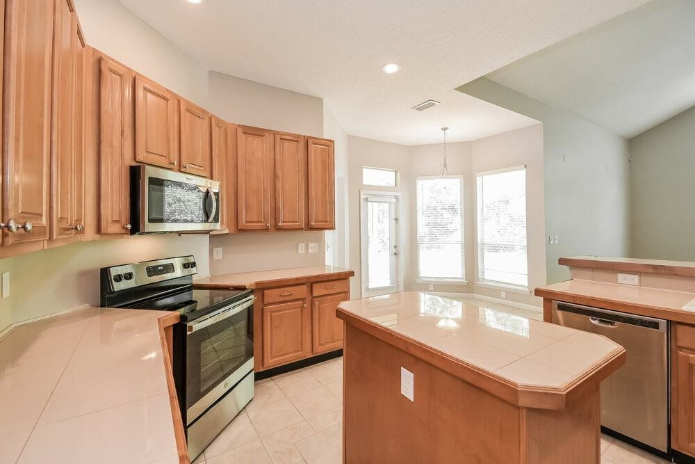 7915 Timberlin Park Blvd - Photo 7 of 16
