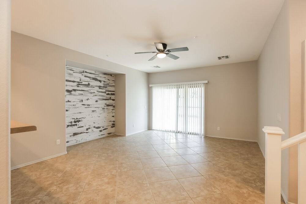 1575 E Elgin St - Photo 4 of 18