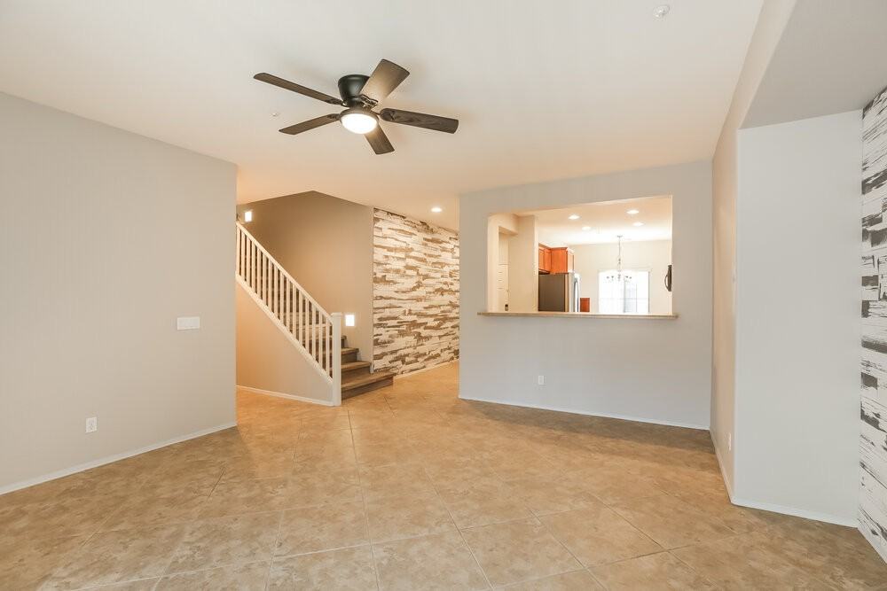 1575 E Elgin St - Photo 6 of 18