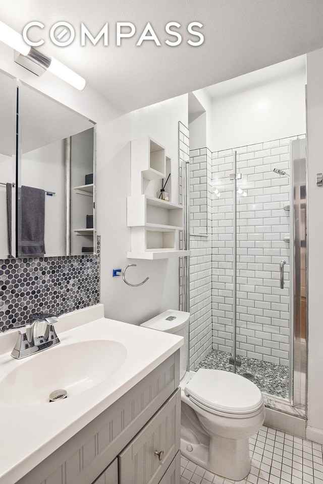 521 E 83rd St #1W - Photo 6 of 8