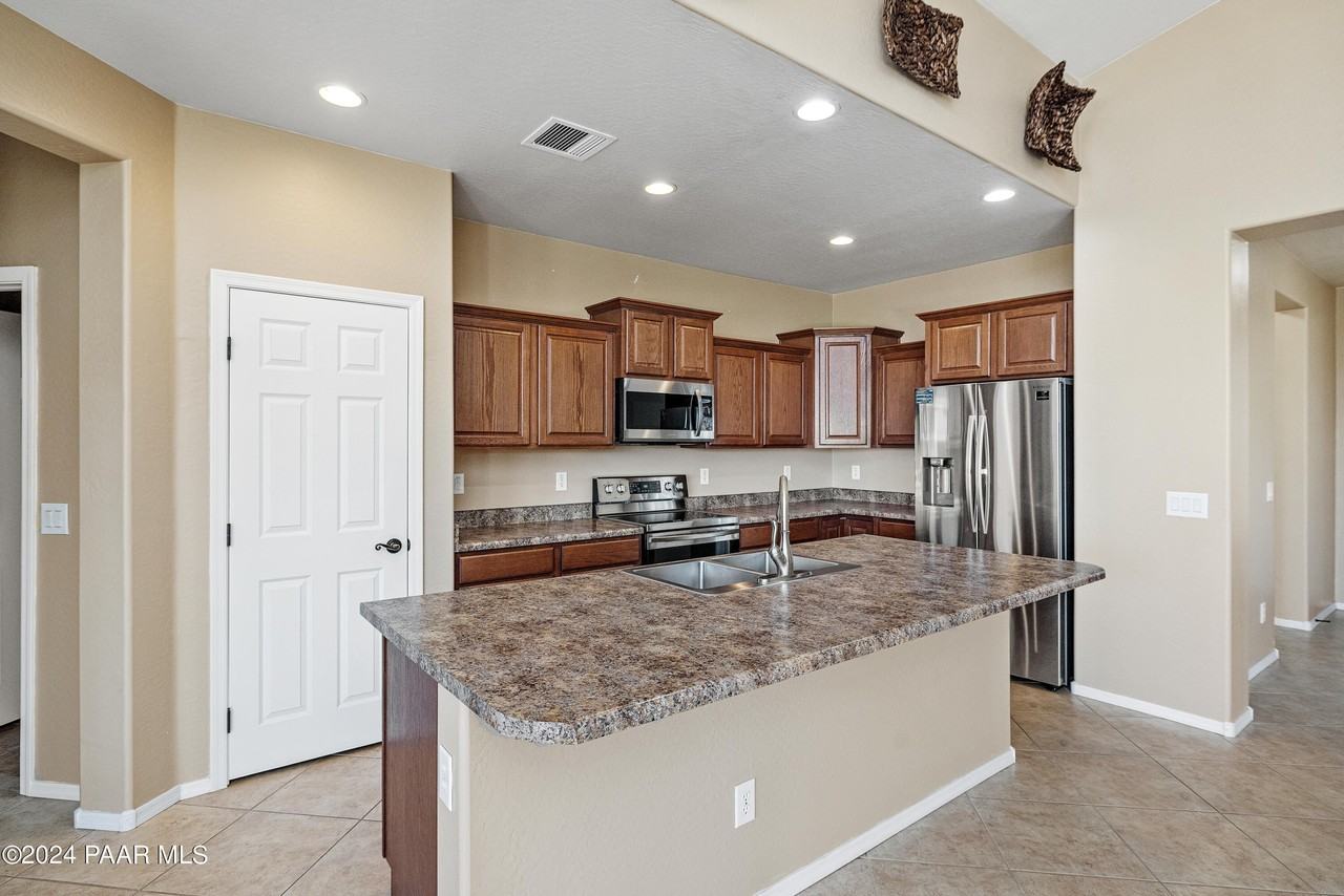 1195 N Rigo Ranch Rd - Photo 7 of 50