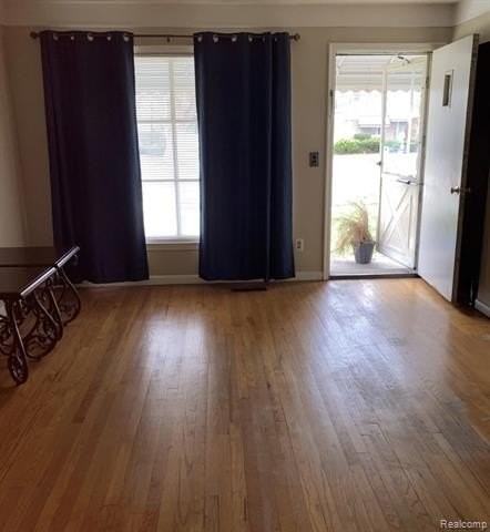 4704 Jackson St - Photo 2 of 7