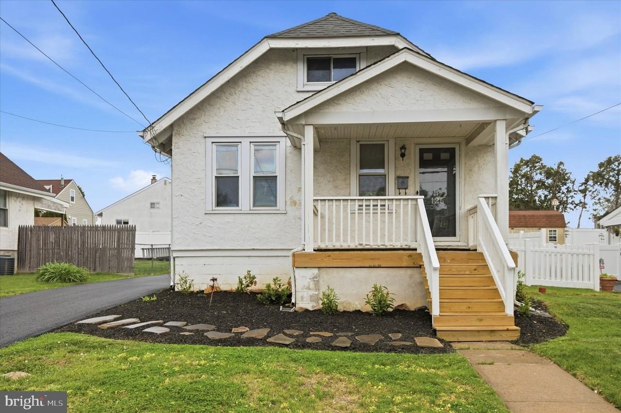 125 Warren St - Photo 2 of 15