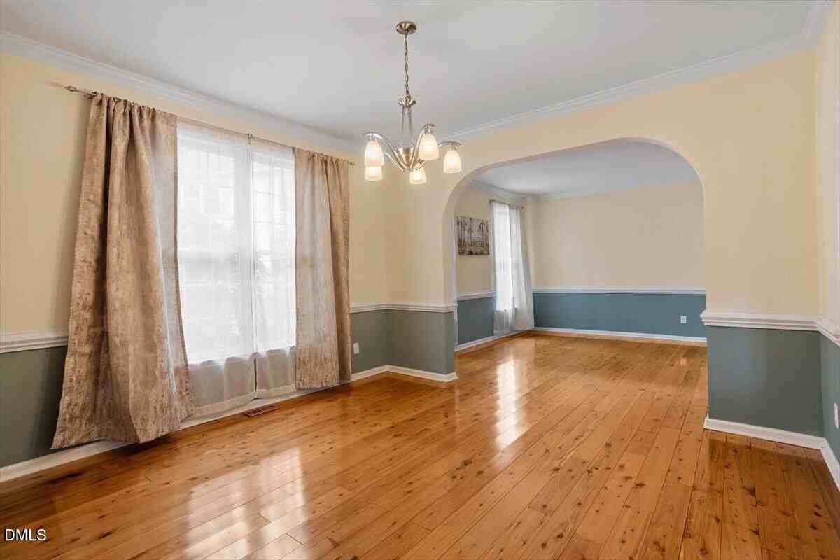 2804 Shofield Ct - Photo 6 of 37