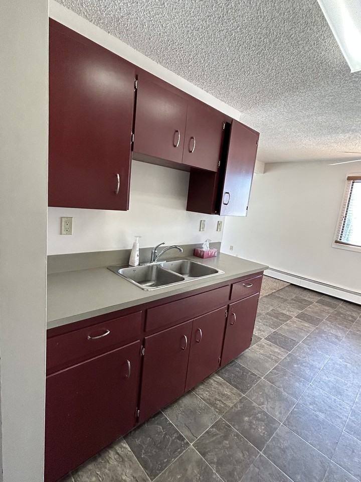 129 Centre St S - Photo 6 of 15