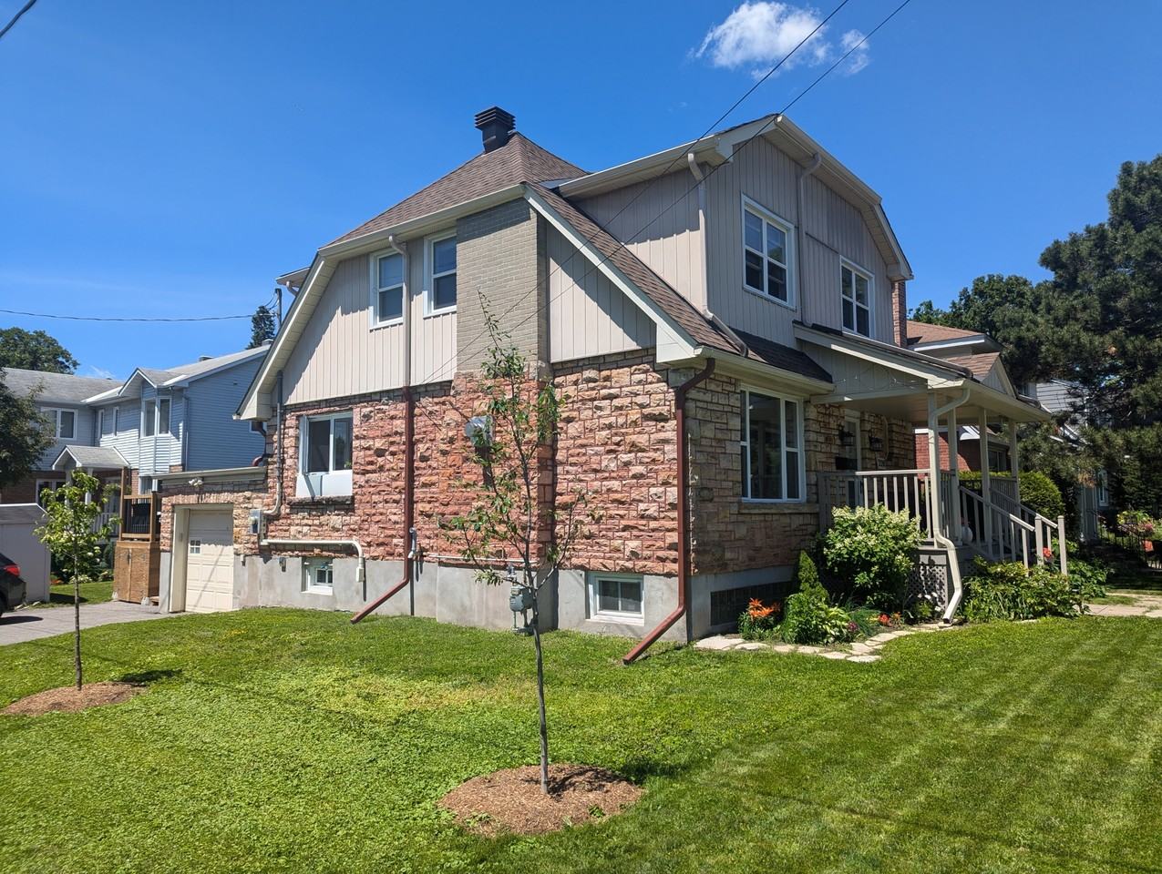 220 Cowley Ave - Photo 3 of 36