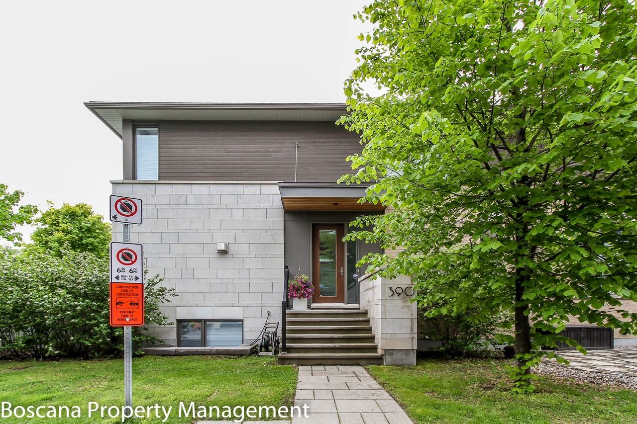 390 Av Deschatelets - Photo 2 of 33