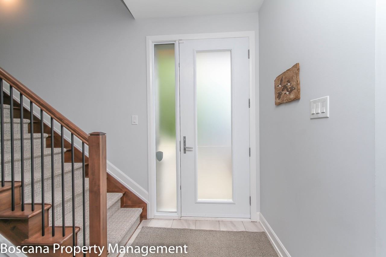 390 Av Deschatelets - Photo 6 of 33