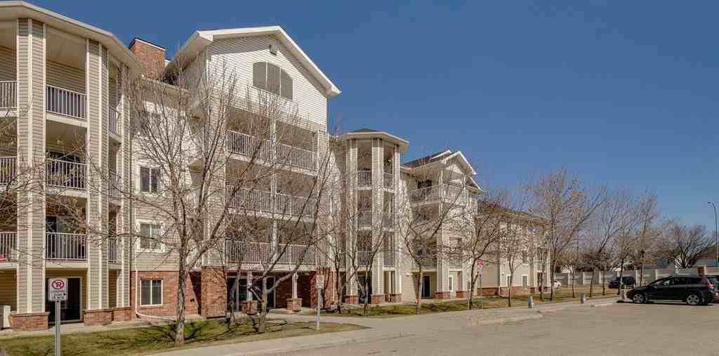 Lovely 2 Bedroom Condo with 2 Parking Stalls! ALL Utilities INCLUDED (CP033) - Photo 2 of 14