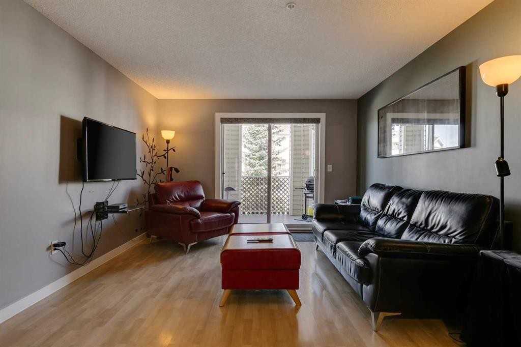 Lovely 2 Bedroom Condo with 2 Parking Stalls! ALL Utilities INCLUDED (CP033) - Photo 3 of 14