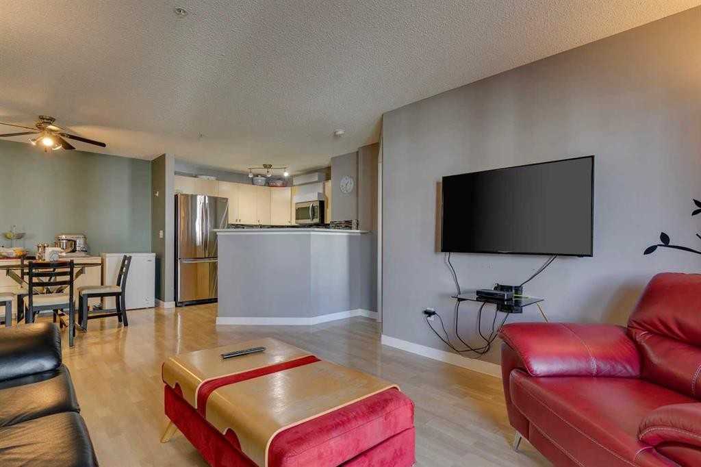 Lovely 2 Bedroom Condo with 2 Parking Stalls! ALL Utilities INCLUDED (CP033) - Photo 6 of 14