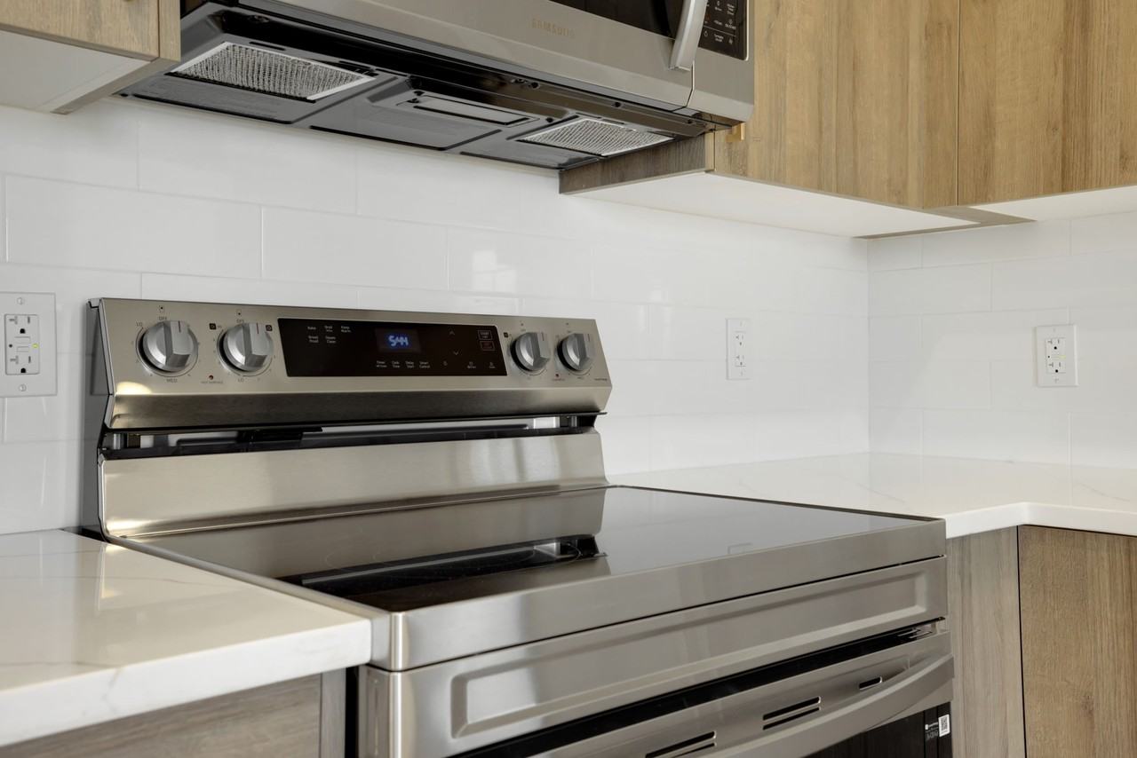 Newer West Facing 1 Bedroom Suite with Amazing Views! (CP034B) - Photo 4 of 15