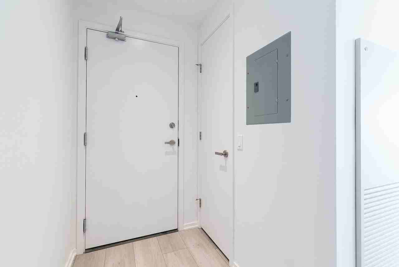 615 6 Ave Se - Photo 3 of 27