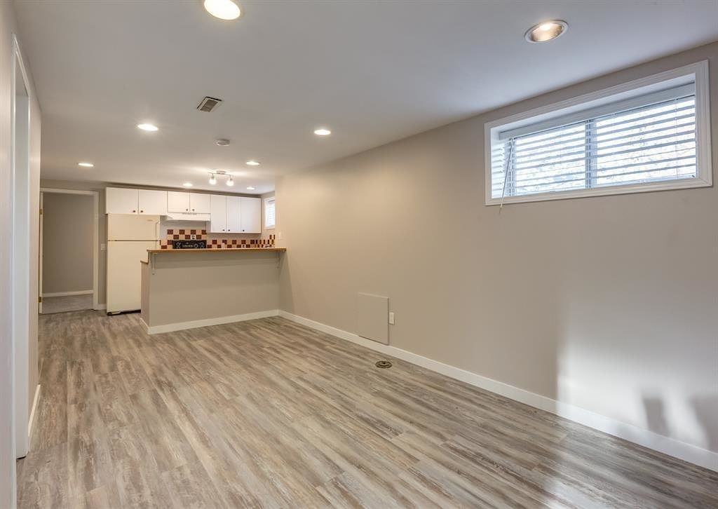 Legal 2 Bedroom Basement Suite in Ogden - Photo 6 of 19