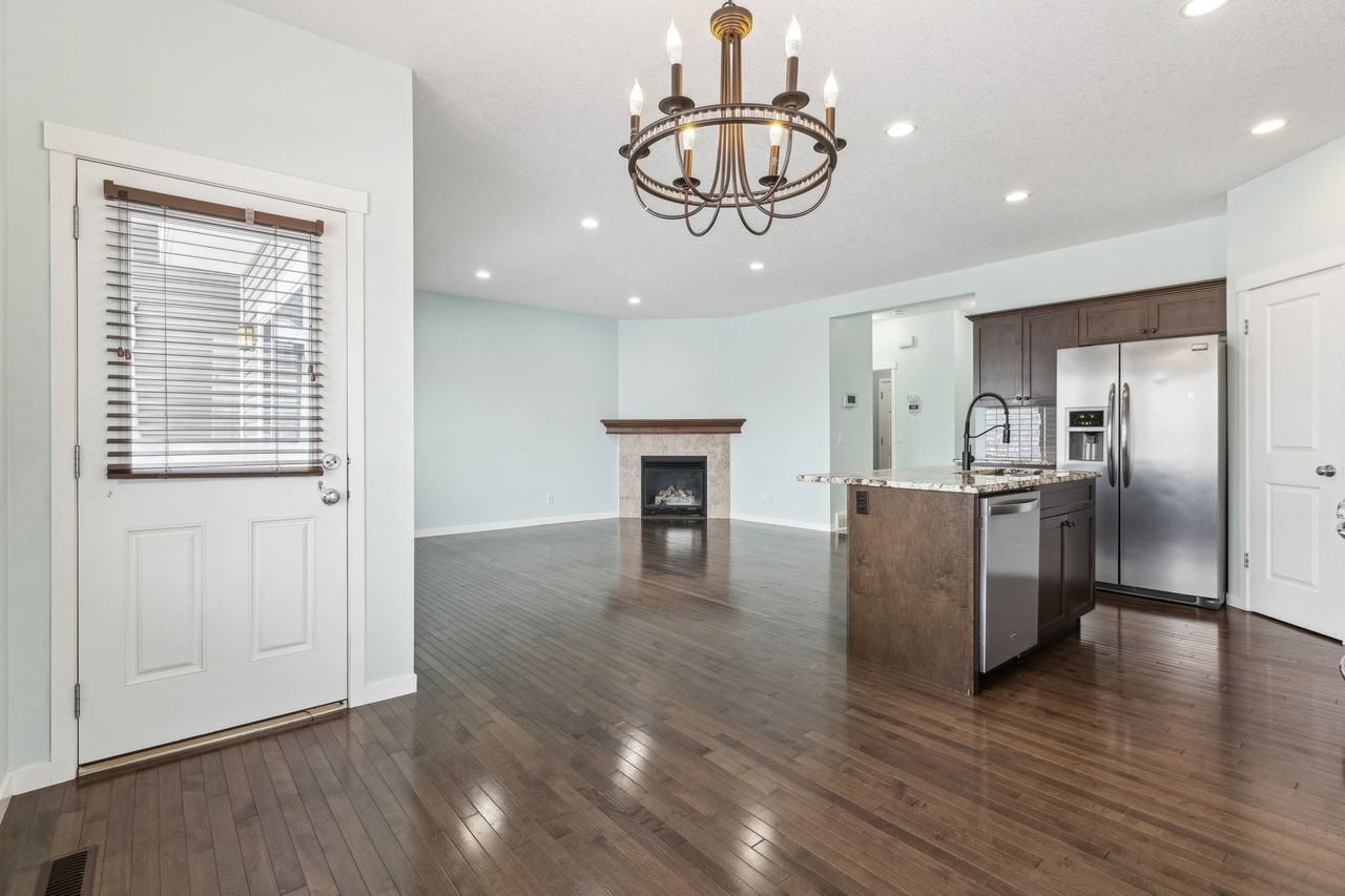 Beautiful 5 Bedroom Family Home in Fireside WITH NANNY SUITE! (CP074) - Photo 5 of 32