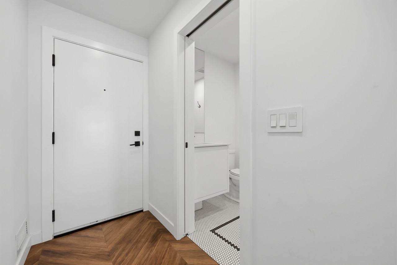 8445 Broadcast Ave Sw - Photo 2 of 24