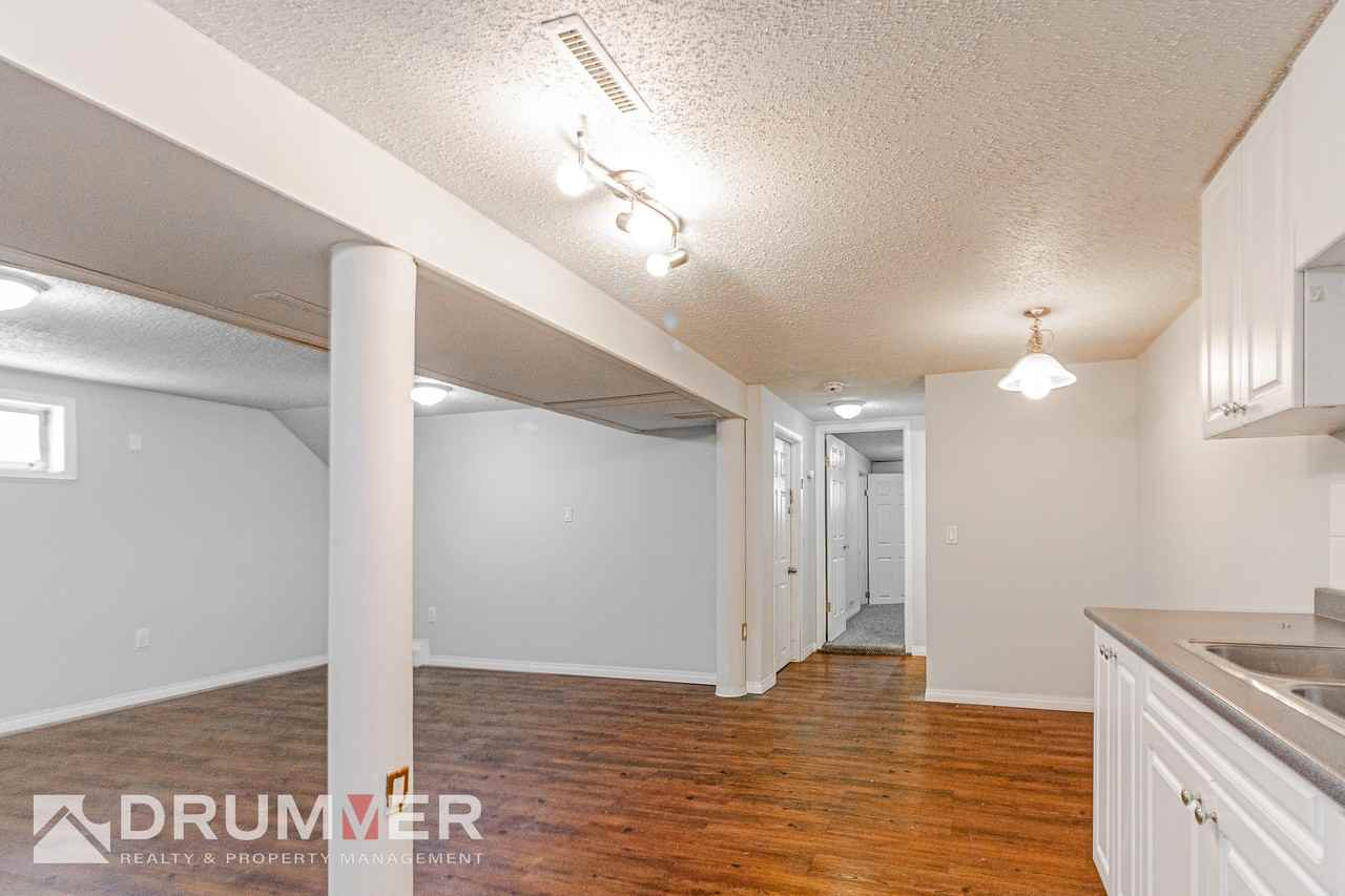 Bright Spacious 1 Bedroom Lower Unit in Mayland Heights! - Photo 5 of 13