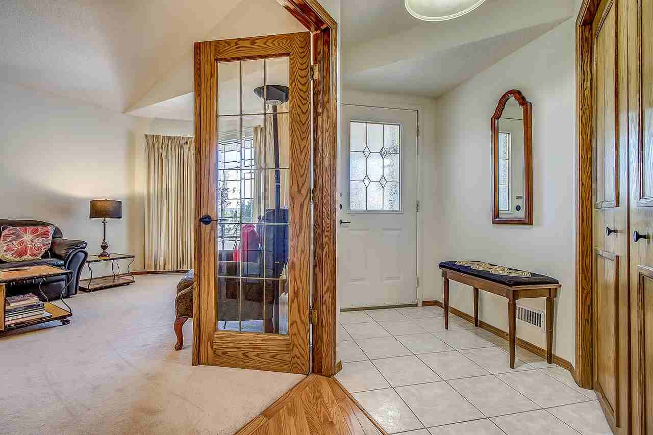 Beautiful Family Home Near Parks & Amenities | 3 Bed + 4 Bath with FIREPLACE in Scenic Acres NW - Photo 2 of 29