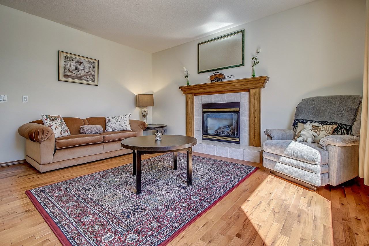 Beautiful Family Home Near Parks & Amenities | 3 Bed + 4 Bath with FIREPLACE in Scenic Acres NW - Photo 6 of 29