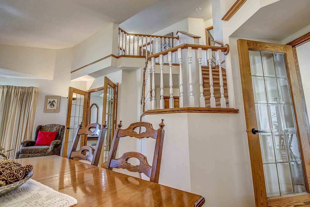 Beautiful Family Home Near Parks & Amenities | 3 Bed + 4 Bath with FIREPLACE in Scenic Acres NW - Photo 7 of 29